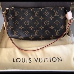 Authentic Louis Vuitton Pochette NWOT